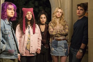 Runaways "Reunion" (1x01) promotional picture