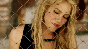  Shakira in ‘Me enamoré’