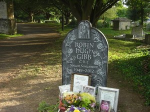  Gravesite Of Robin Gibb