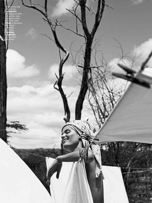 Isabeli Fontana covers Vogue Brazil [October 2017]