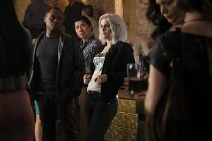  Izombie “Are 당신 Ready For Some Zombies?” (4x01) promotional picture