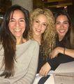 Shakira With Friends  - shakira photo