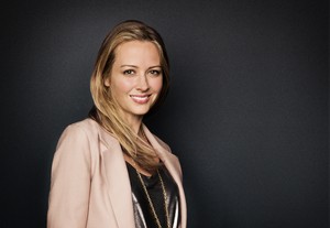  The Gifted Season 1 Cast Portrait - Amy Acker