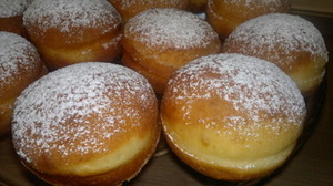  European bánh doughnut
