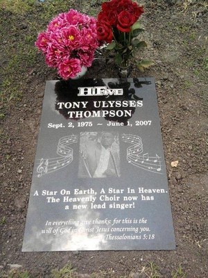  Gravesite Of Tony Thompson