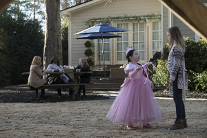  1x09 - Summer of the papa - Beth, Ruby, Annie, Emma and Jane