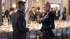  Dynasty "Don't Con a Con Artist" (1x18) promotional picture