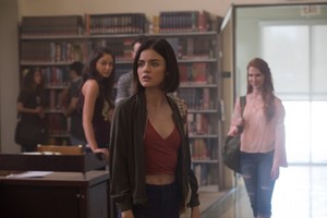  Lucy Hale in Truth या Dare (2018)