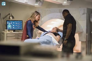  Supergirl - Episode 3.16 - Of Two Minds - Promo Pics