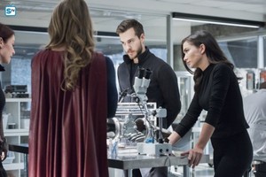  Supergirl - Episode 3.16 - Of Two Minds - Promo Pics