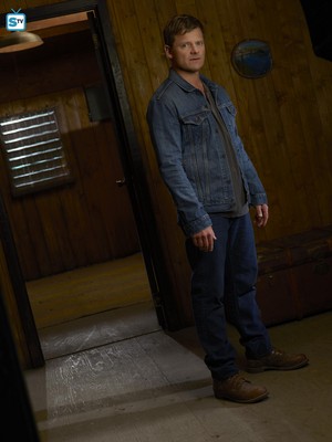  The Crossing - Season 1 Cast Portrait - Steve Zahn as Jude Ellis