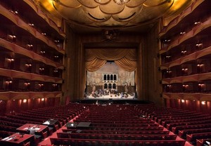  Inside The Metropolitan Opera House