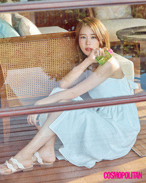  Yoo In Na for Cosmopolitan Korea (May 2018 Issue)