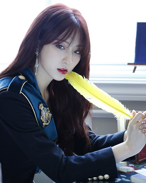 'Dream Your Dream' behind pic - Eunseo