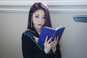 'Dream Your Dream' behind pic - Yeonjung