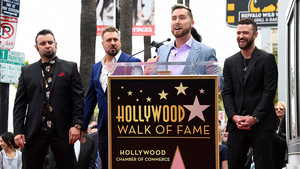  *NSYNC Receiving Their 星, 星级 on "The Hollywood Walk of Fame"
