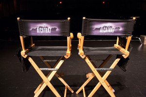  1x11 - Behind the Scenes - Chairs