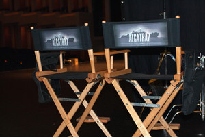  1x11 - Behind the Scenes - Chairs