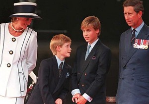 Charles  Diana  William  and Harry The Happy Family 6