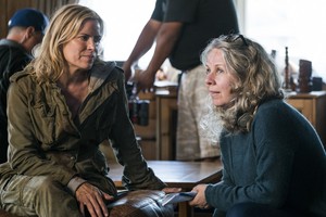  Kim Dickens - Behind the Scenes of Fear the Walking Dead - Season 3