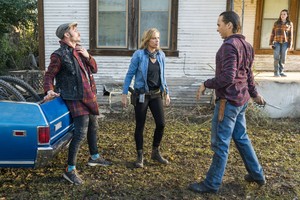  Kim Dickens as Madison Clark in Fear the Walking Dead: "Good Out Here"