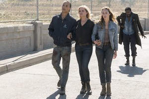  Kim Dickens as Madison Clark in Fear the Walking Dead: "Sleigh Ride"