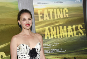  Natalie Portman at Eating 动物 New York Screening