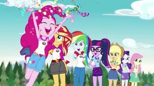  Pinkie Pie tossing confetti and marshmallows EG4