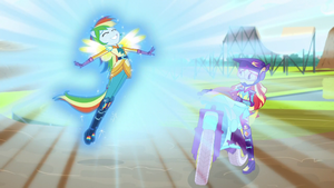  虹 grows wings and shines bright EG3
