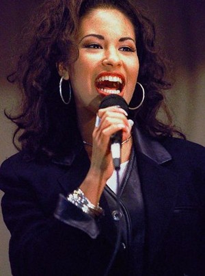  Selena Quintanilla-Perez