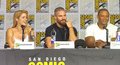 Stephen and Emily @ SDCC 2018  - stephen-amell-and-emily-bett-rickards photo
