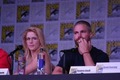 Stephen and Emily @ SDCC 2018 - stephen-amell-and-emily-bett-rickards photo