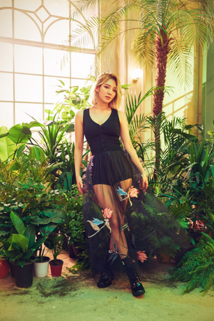 Hyoyeon's teaser image for "Lil' Touch"