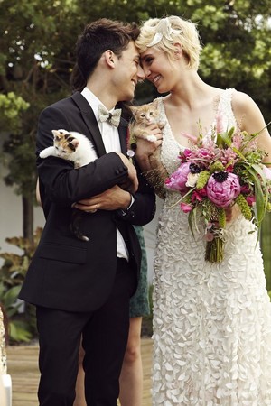  Kitty Wedding Attendant
