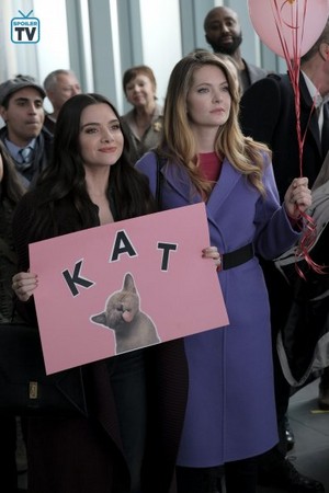 The Bold Type "Feminist Army" (2x01) promotional picture