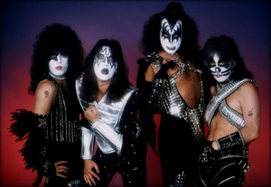  Kiss ~Los Angeles, California...April 28, 1977