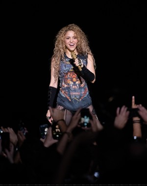 Shakira performs in Hamburg, Germany (June 3)
