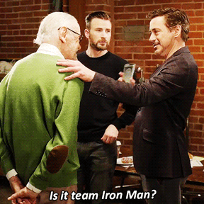  Stan Lee won't choose between Team mũ lưỡi trai, cap and Team Iron Man