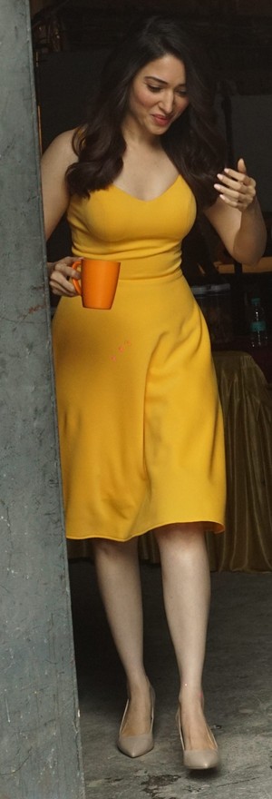  Tamannaah Bhatia in yellow dress