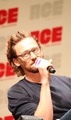 Tom Hiddleston at ACE Comic Con. (Via Torrilla) - tom-hiddleston photo