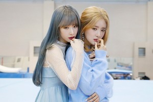  'WJ Stay?' куртка behind - Seola and EXY