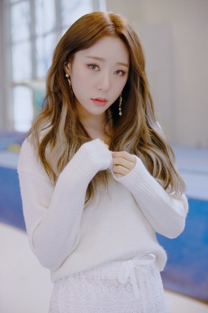  'WJ Stay?' teaser - Yeonjung