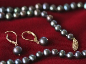 Black Pearl Earring And Necklace Sey