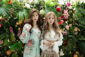  [The Park in the Night Part Two] ジャケット behind - Minju and Seokyoung