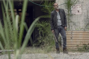  Jeffrey Dean morgan as Negan in 9x09 'Adaptation'