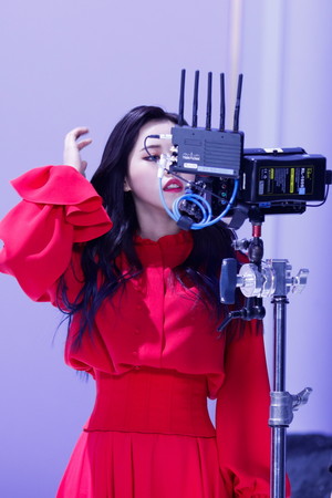 LOONA 'Butterfly' MV behind - Olivia Hye