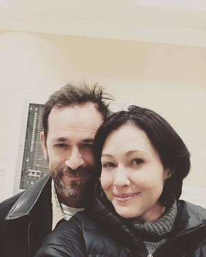  RIP LUKE PERRY THANK U FOR SELFIE WITH SHANNEN DOHERTY