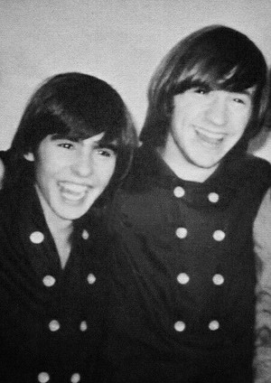  Rest in peace Davy and Peter 💕