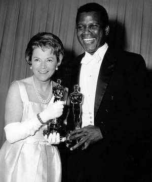  Sidney Poitier And Patricia Neal 1964 Academy Awards