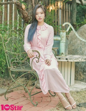  LOONA for 10Star Magazine May 2019 Issue